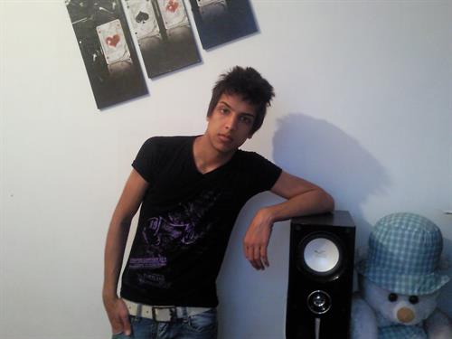 sosha&nbsp;amrolahi